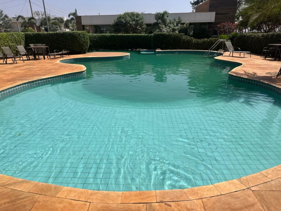 PISCINA CONDOM�NIO